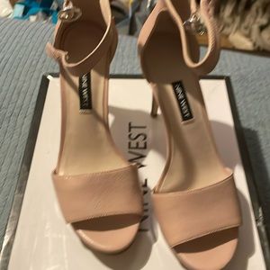 BNWB Nine West Querrey size 7.5